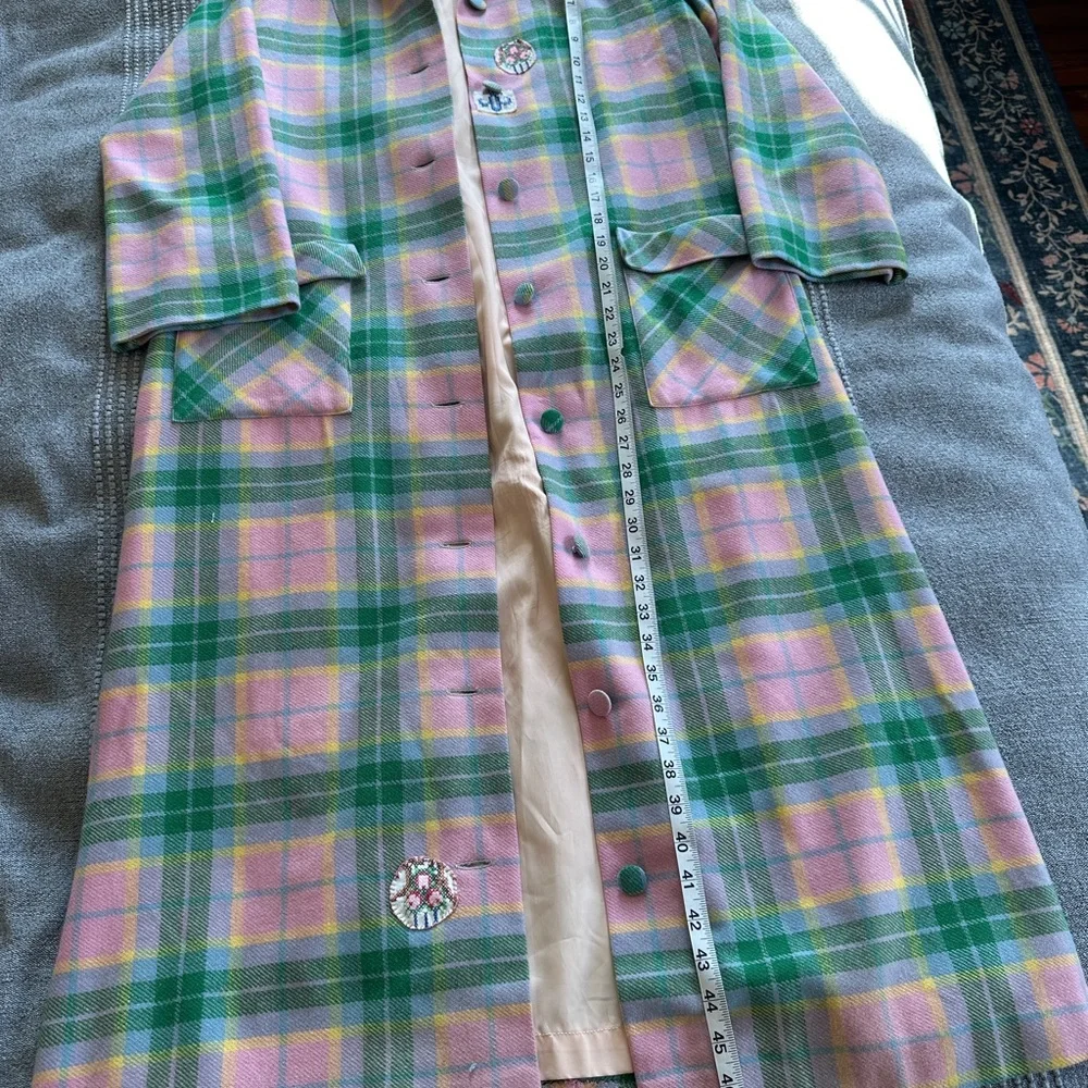 Vintage 100% wool lightweight plaid belted trench coat — truly one of a kind! - Picture 12 of 15
